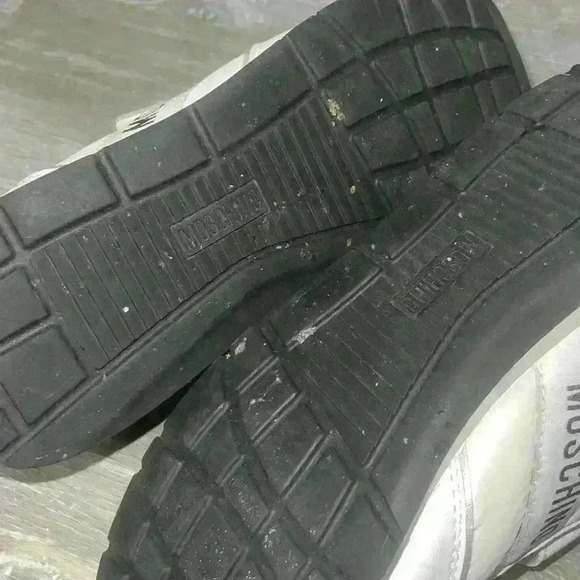 Moschino kids White and Black Trainers size 3 1/2 - Picture 8 of 9